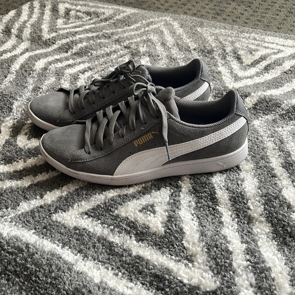 Grey Puma Gymshoes - Picture 1 of 4
